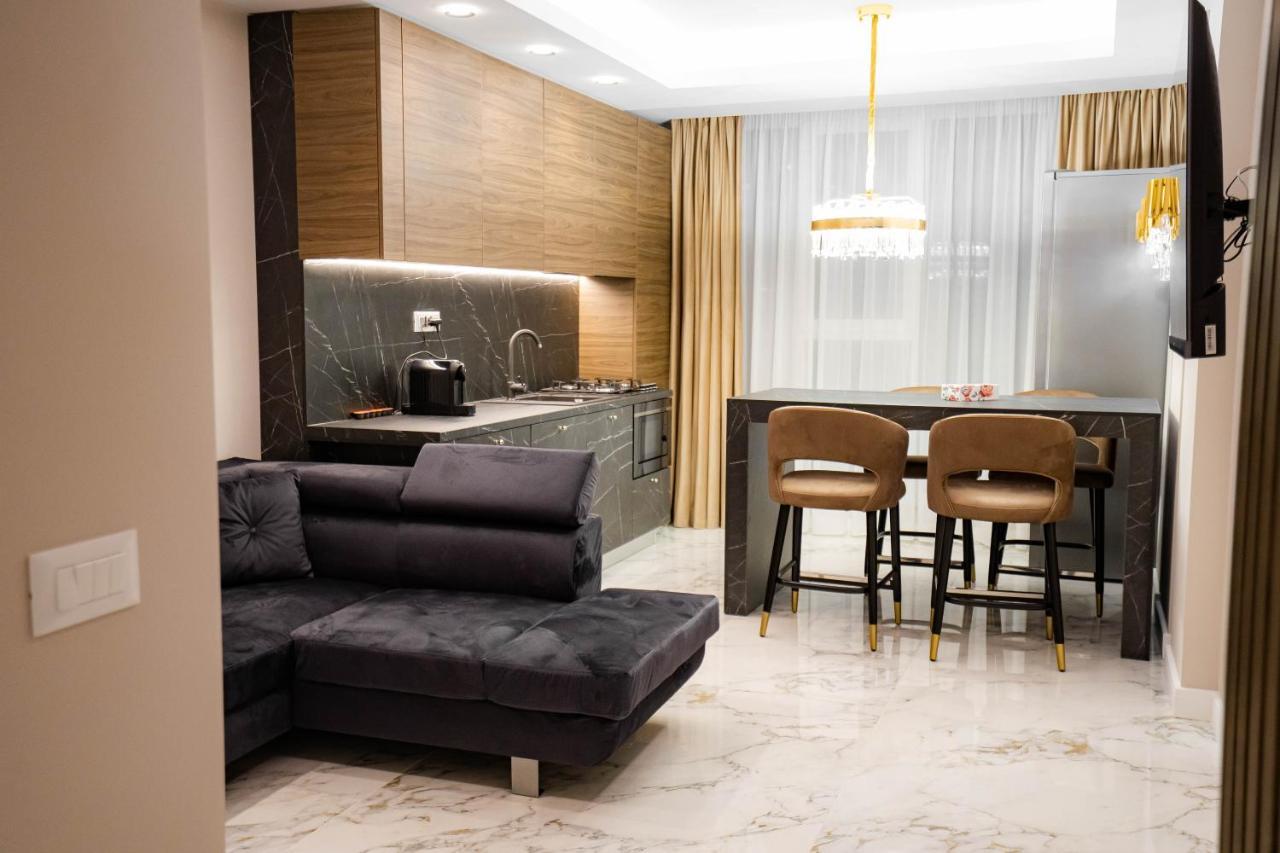 Deluxe Aparthotel Marwell Residence Σουκεάβα Εξωτερικό φωτογραφία