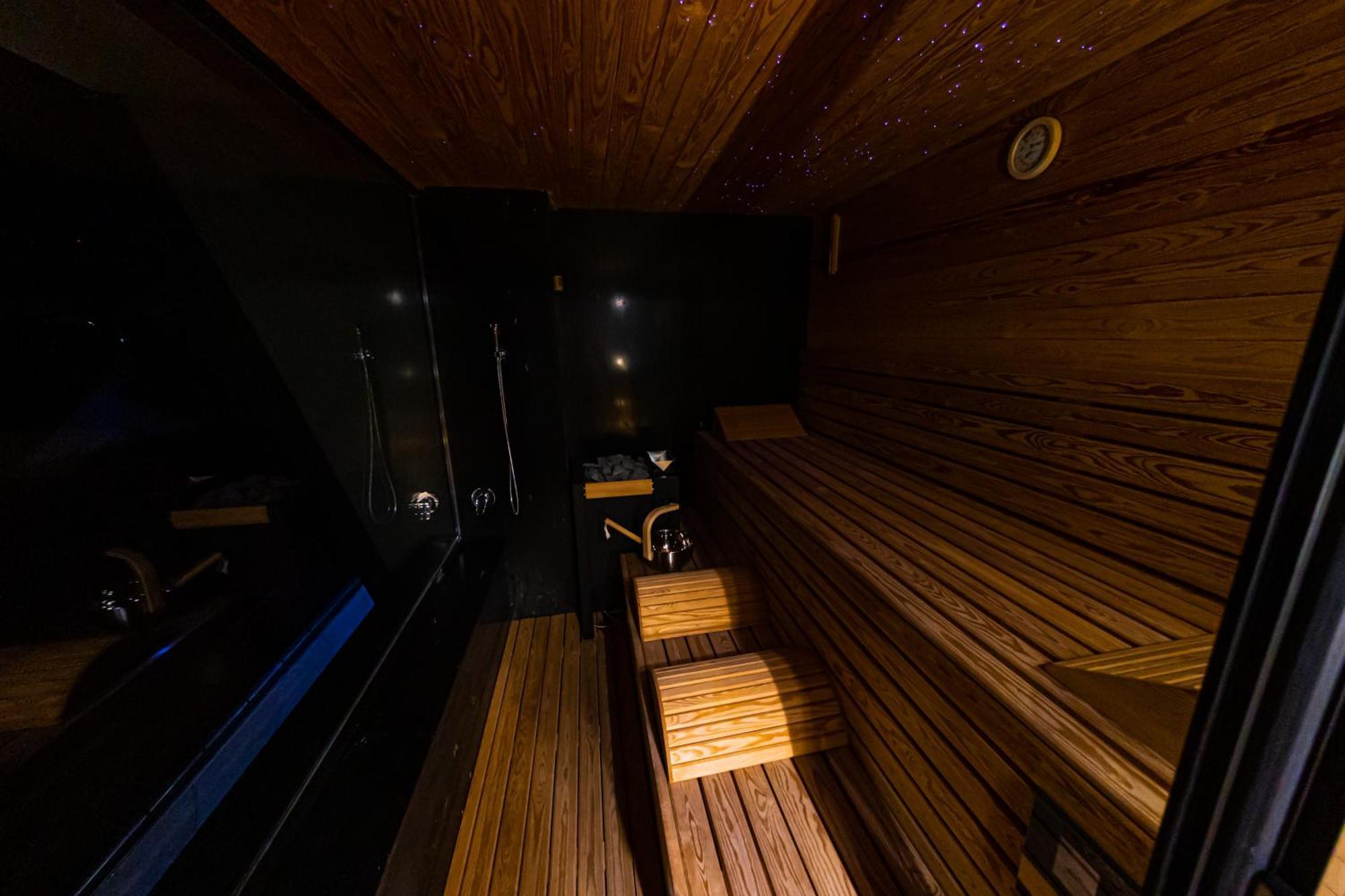 Deluxe Aparthotel Marwell Residence Σουκεάβα Δωμάτιο φωτογραφία